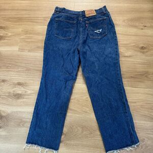 Vtg Levis XX USA Jeans Womens Distressed Blue Denim 32‎ x 28 18501-0115